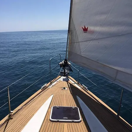 An Amazing Experience Enjoy The From A Boat Up To 8 People Holiday home *