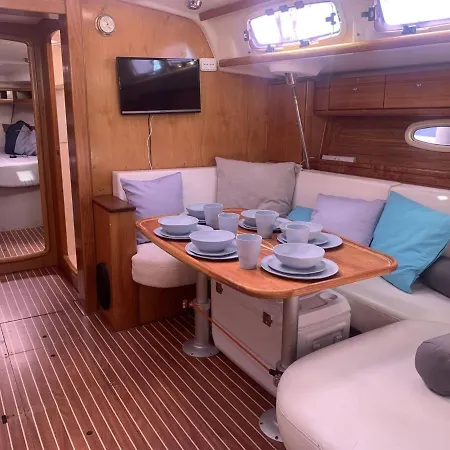 An Amazing Experience Enjoy The From A Boat Up To 8 People *