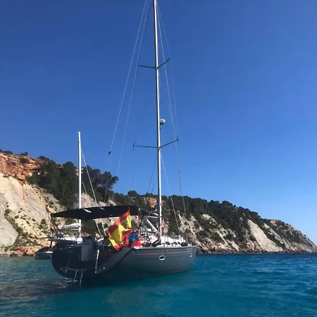 An Amazing Experience Enjoy The From A Boat Up To 8 People *